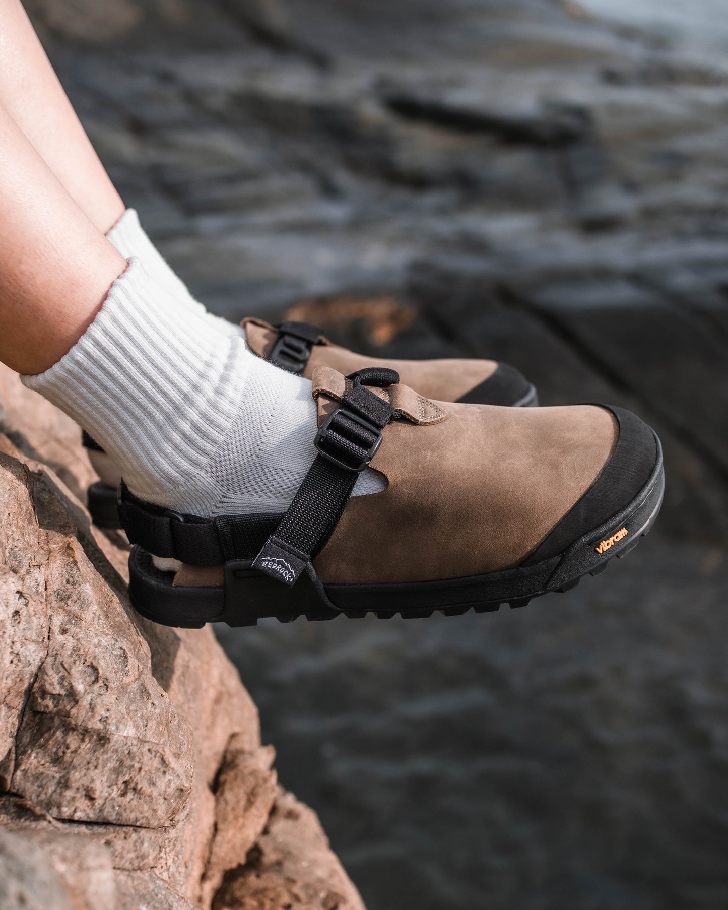 Bedrock Sandals Mountain Clog Nubuck Leather : Driftwood Gray